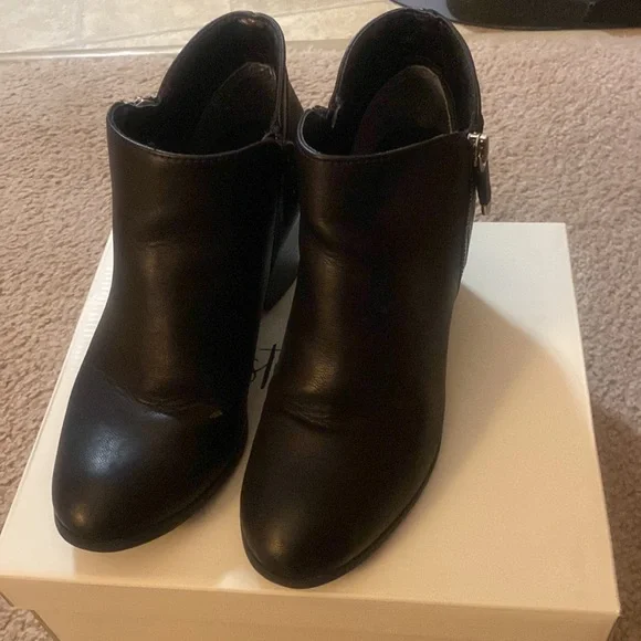 Style & Co's Masrinaa Booties - Black Size 7M - Picture 7 of 8